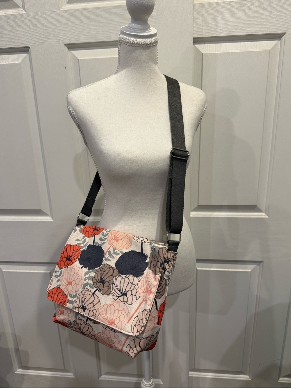 Handmade Floral Crossbody Bag | Artisan Cotton Messenger Purse | - Picture 5 of 5